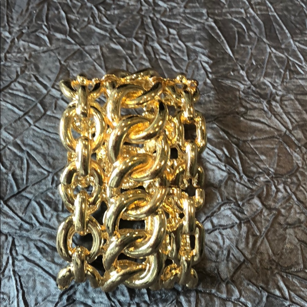 Chunky gold bracelet